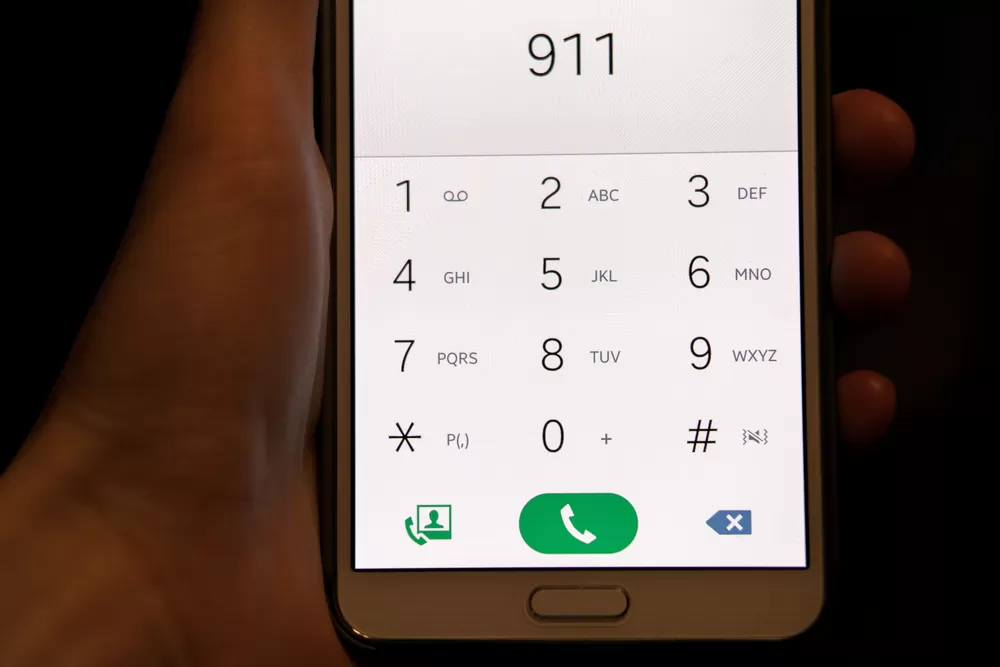 When is a head injury an automatic 911 call?